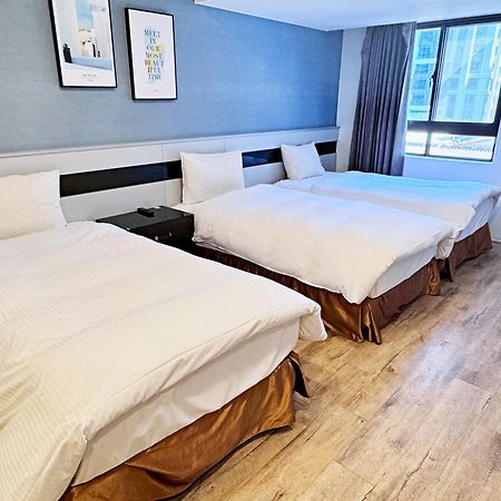 Taichung Saint Hotel Bagian luar foto