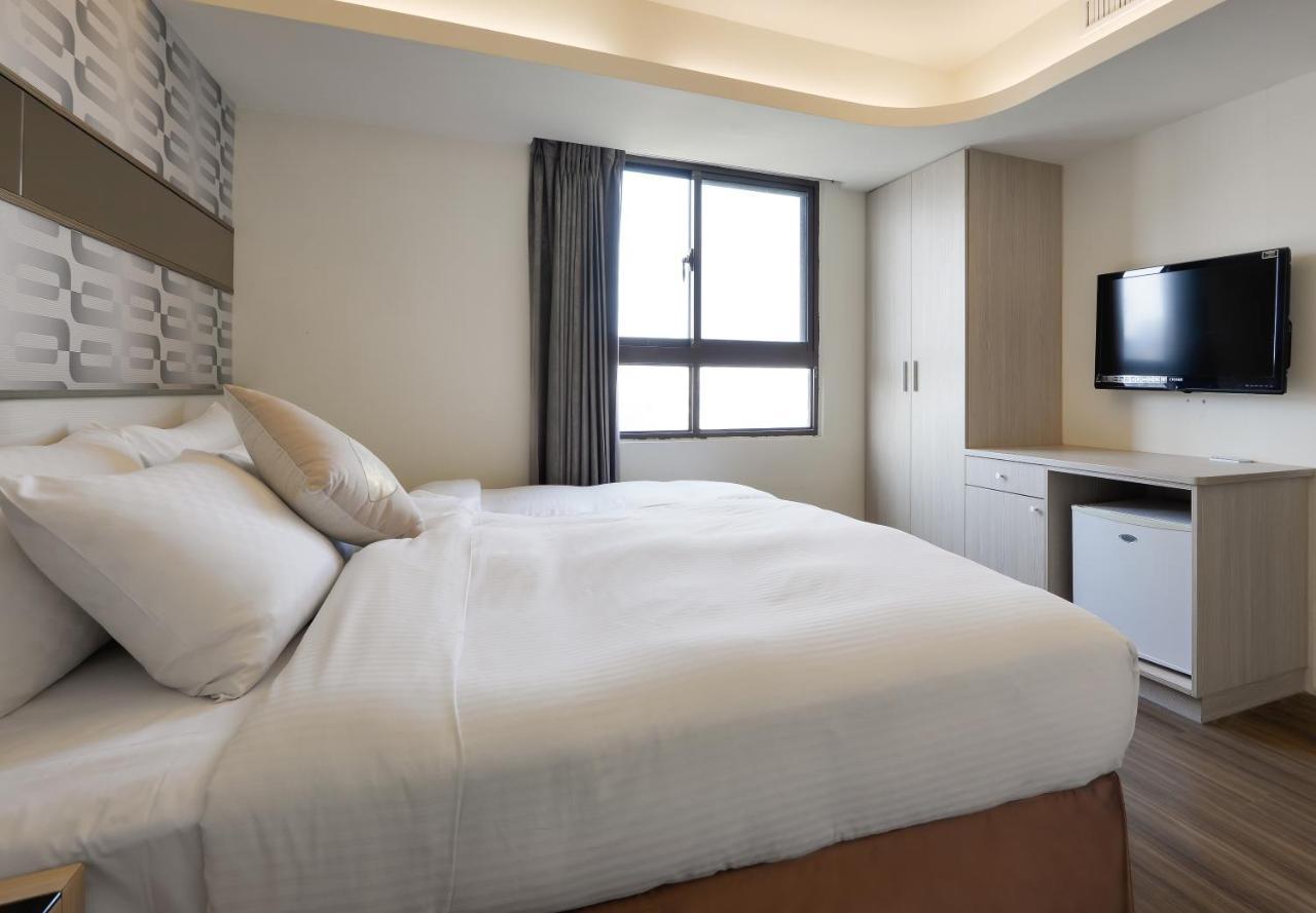 Taichung Saint Hotel Bagian luar foto