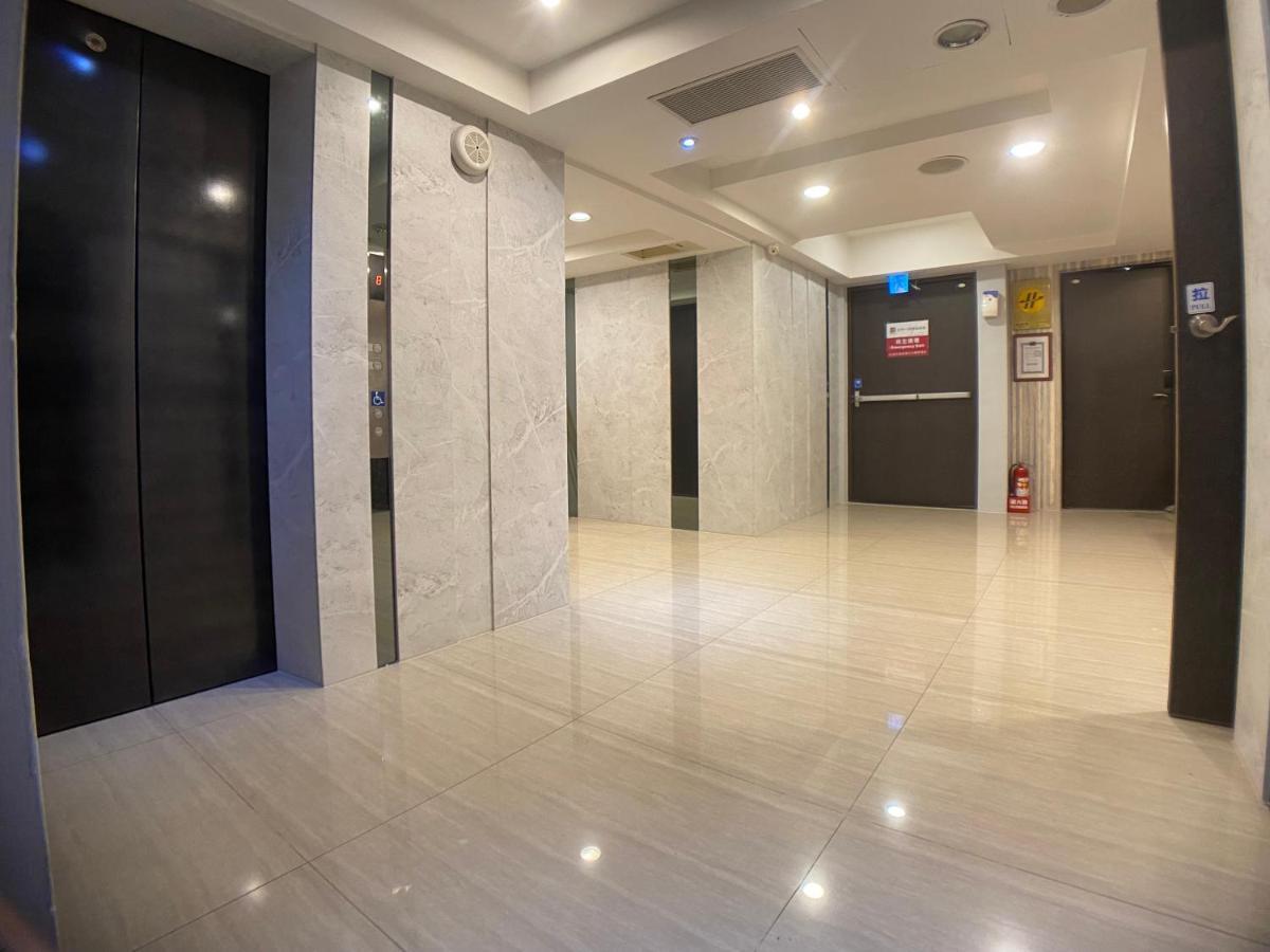 Taichung Saint Hotel Bagian luar foto