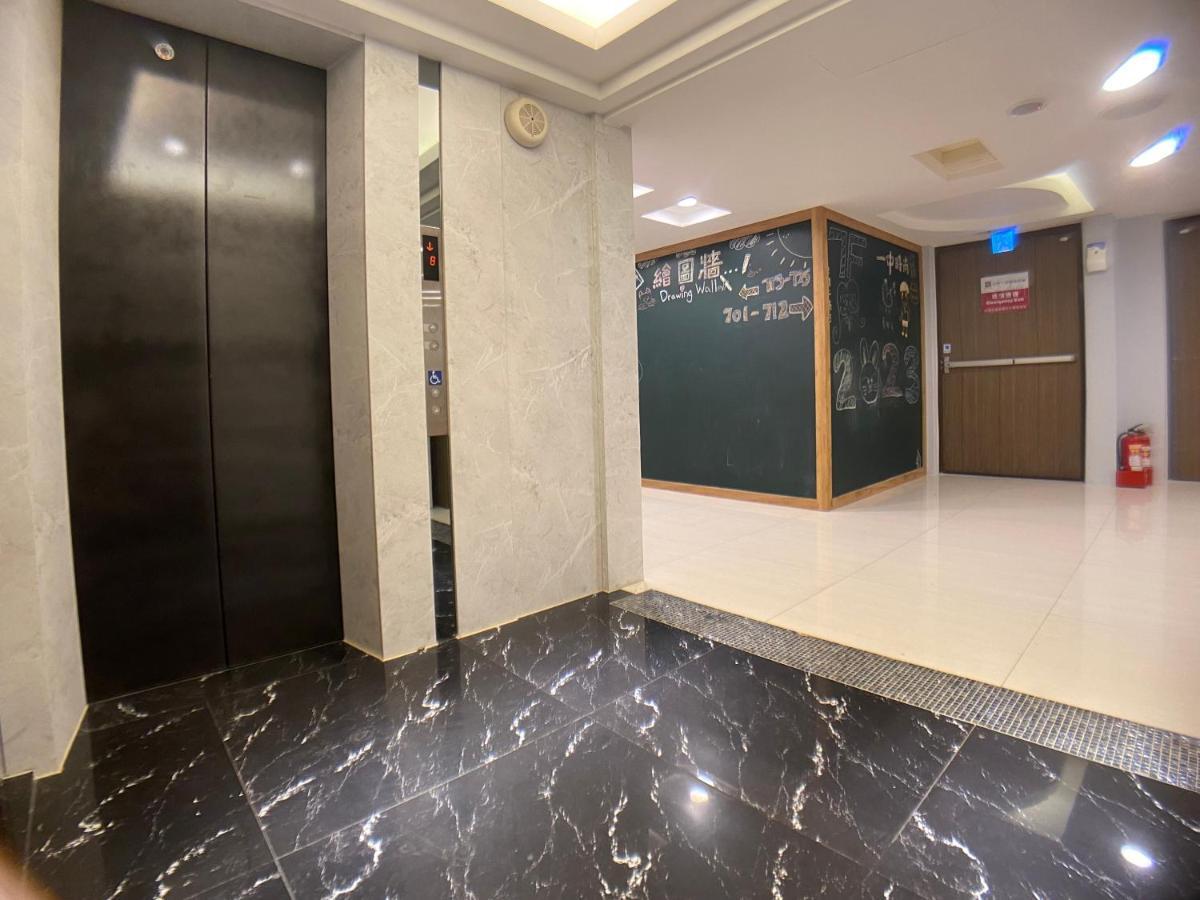 Taichung Saint Hotel Bagian luar foto