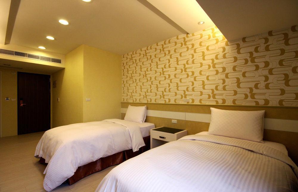 Taichung Saint Hotel Bagian luar foto