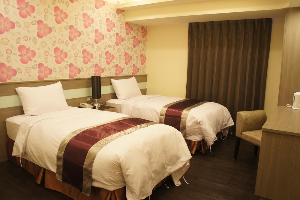 Taichung Saint Hotel Bagian luar foto