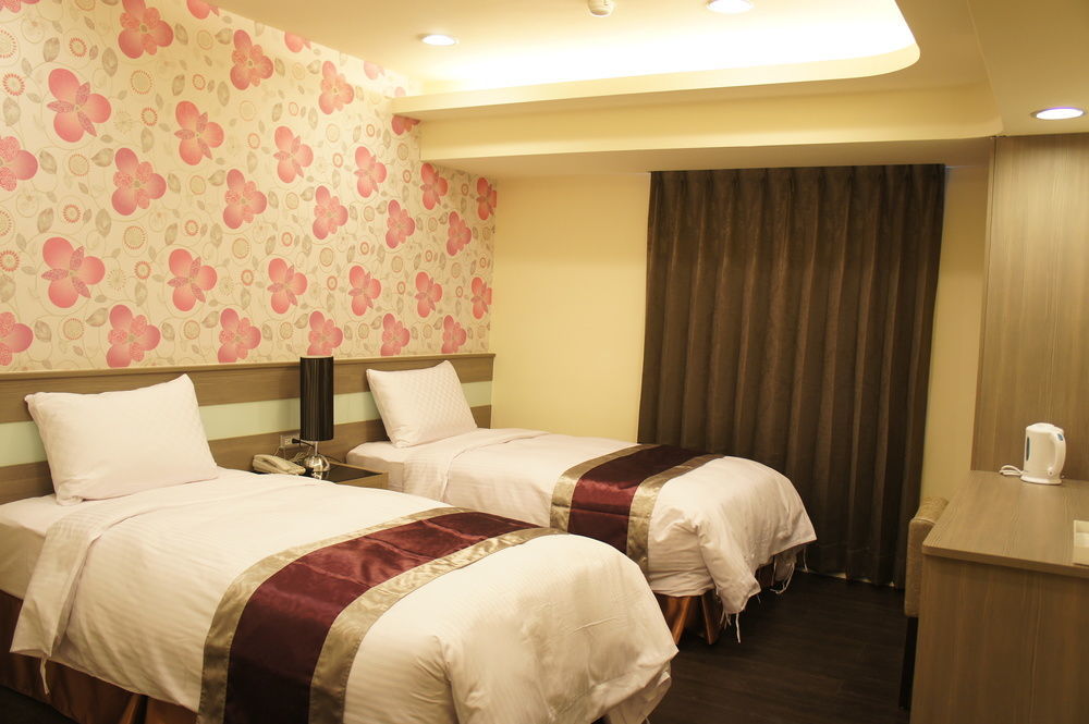 Taichung Saint Hotel Bagian luar foto
