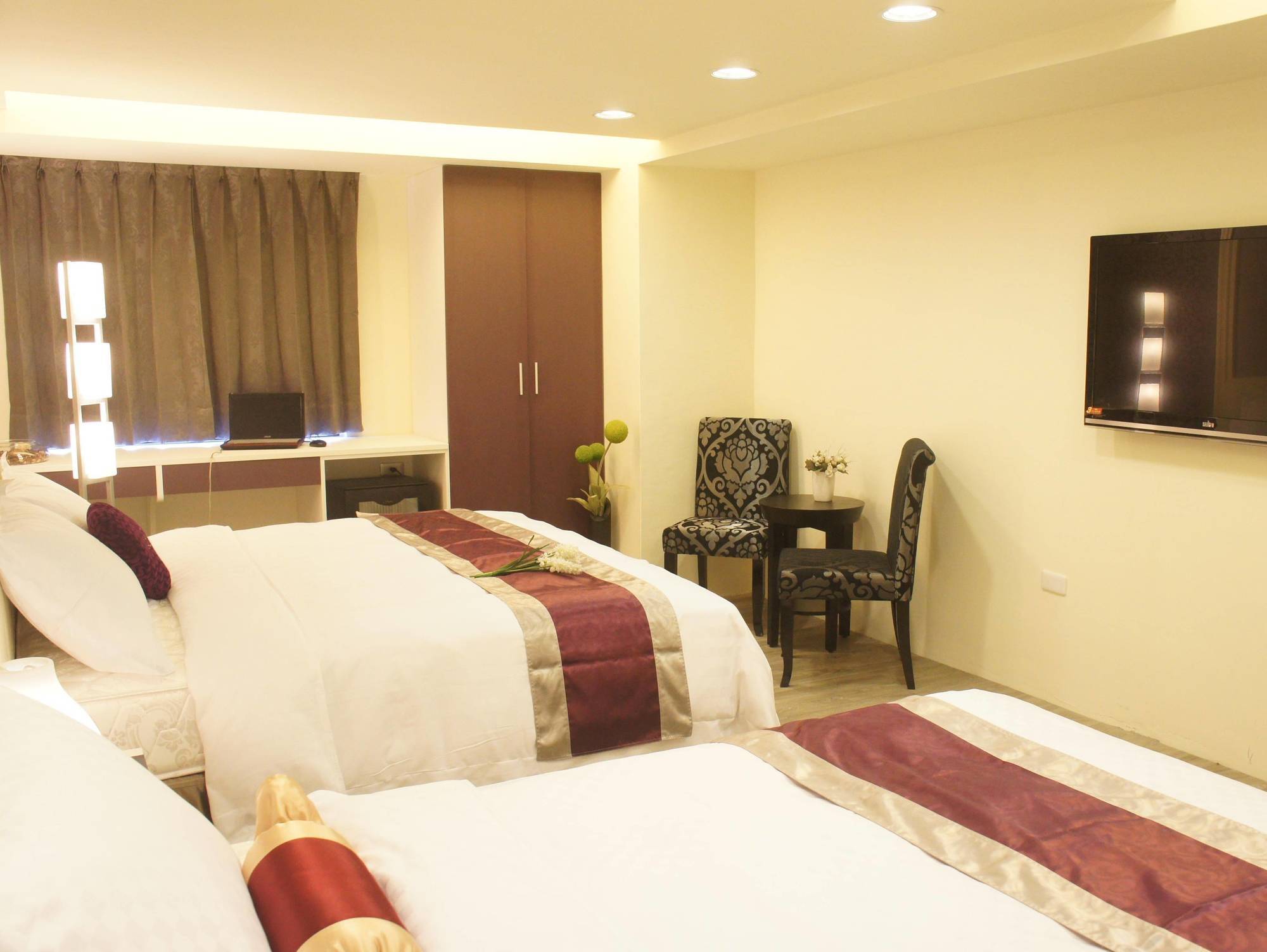Taichung Saint Hotel Bagian luar foto