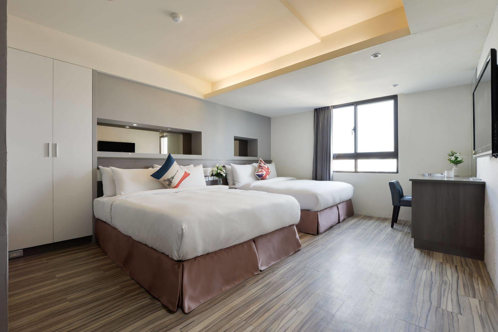 Taichung Saint Hotel Bagian luar foto