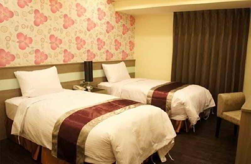 Taichung Saint Hotel Bagian luar foto