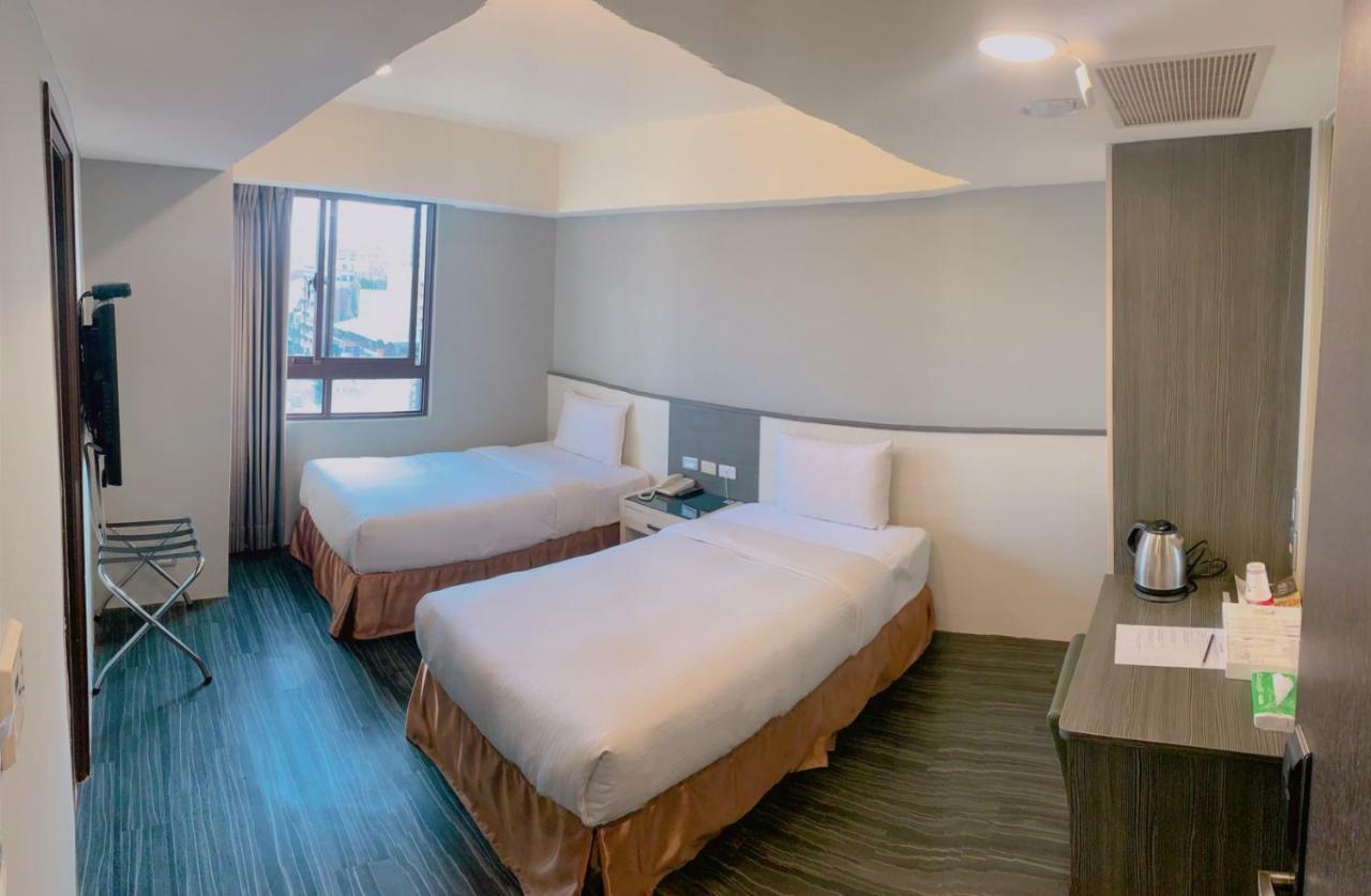 Taichung Saint Hotel Bagian luar foto