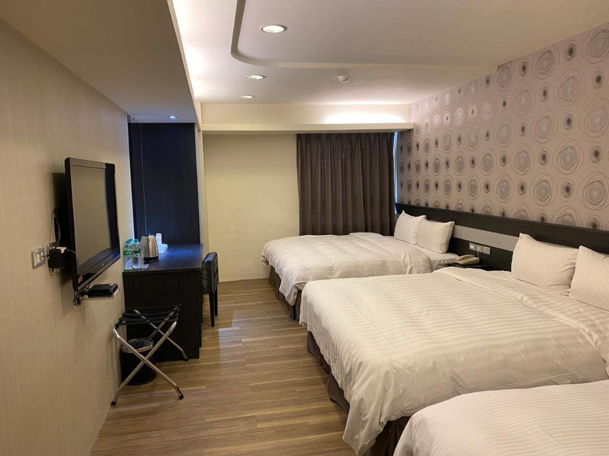 Taichung Saint Hotel Bagian luar foto