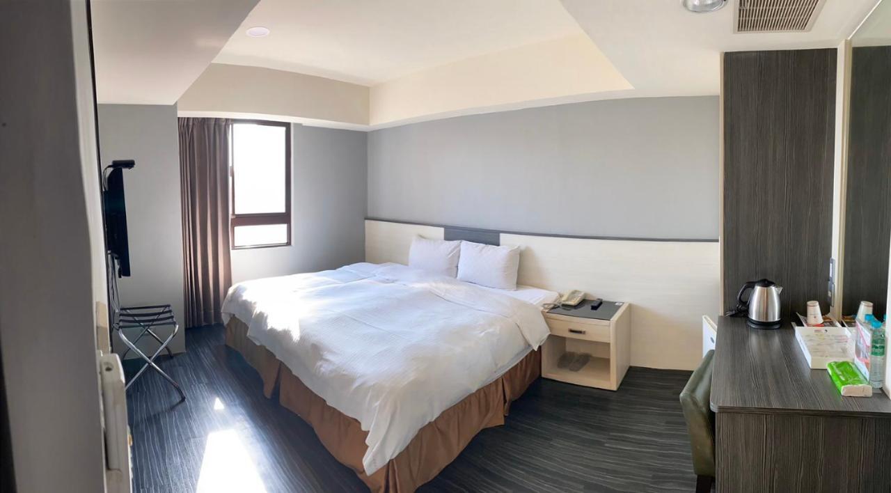 Taichung Saint Hotel Bagian luar foto
